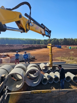 Presta -Tubos de Concreto, Meio Fio, Rotatria, Pavimentao Loteamentos - Chapec/SC -