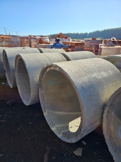 Presta -Tubos de Concreto, Meio Fio, Rotatria, Pavimentao Loteamentos - Chapec/SC -