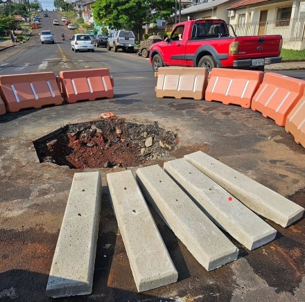 Presta -Tubos de Concreto, Meio Fio, Rotatria, Pavimentao Loteamentos - Chapec/SC - 